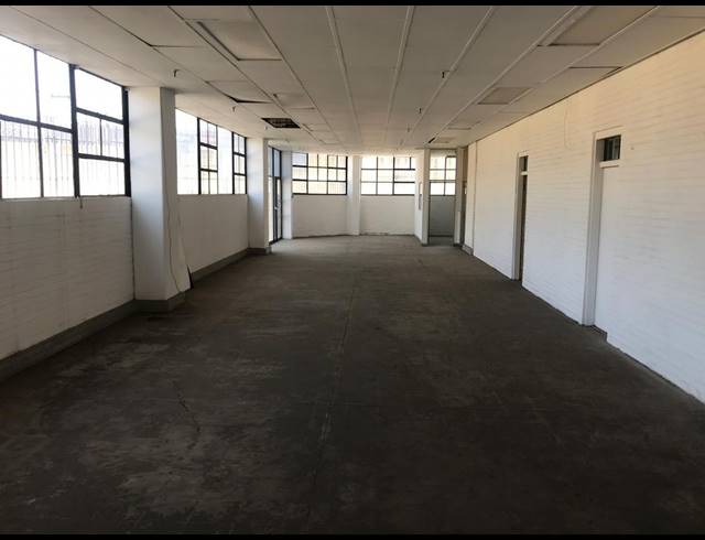 2,490M² WAREHOUSE TO LET IN WYNBERG
